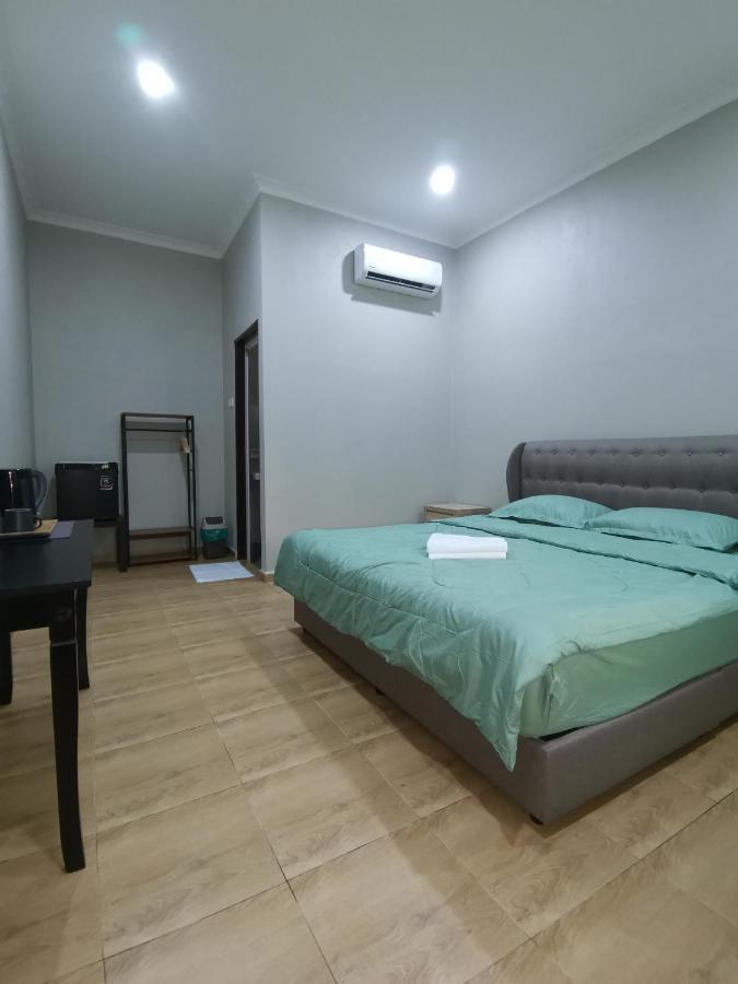 Faris'S Homestay & Resort Pasir Puteh Exterior photo