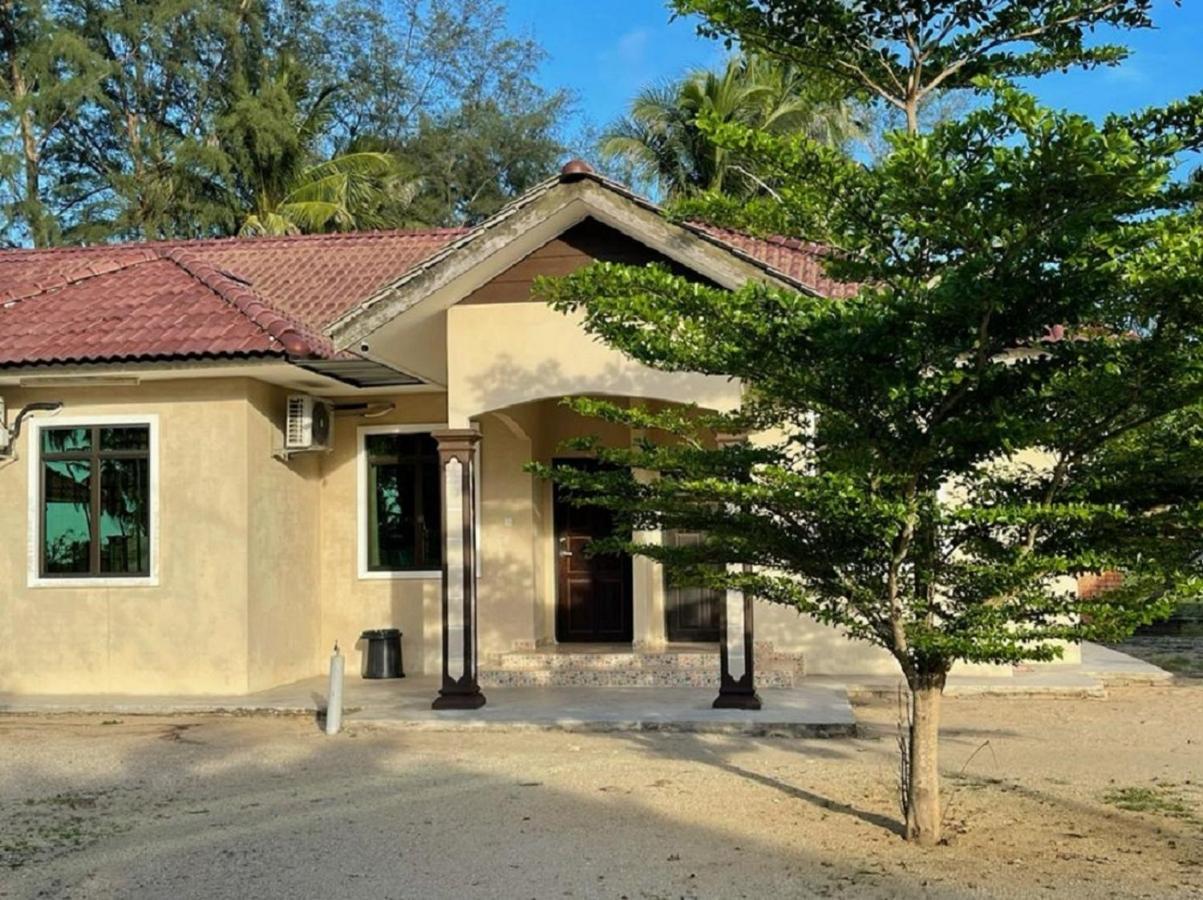 Faris'S Homestay & Resort Pasir Puteh Exterior photo