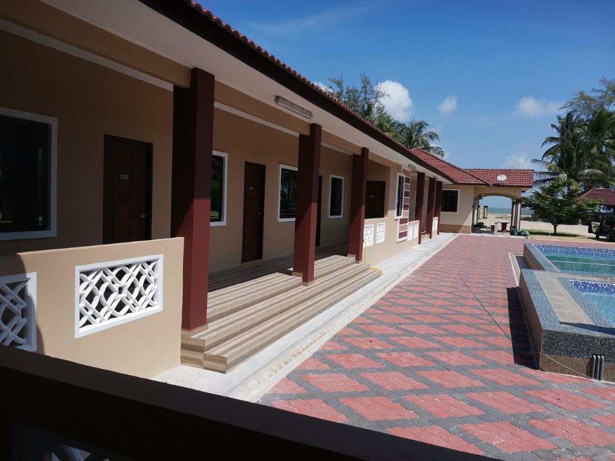 Faris'S Homestay & Resort Pasir Puteh Exterior photo