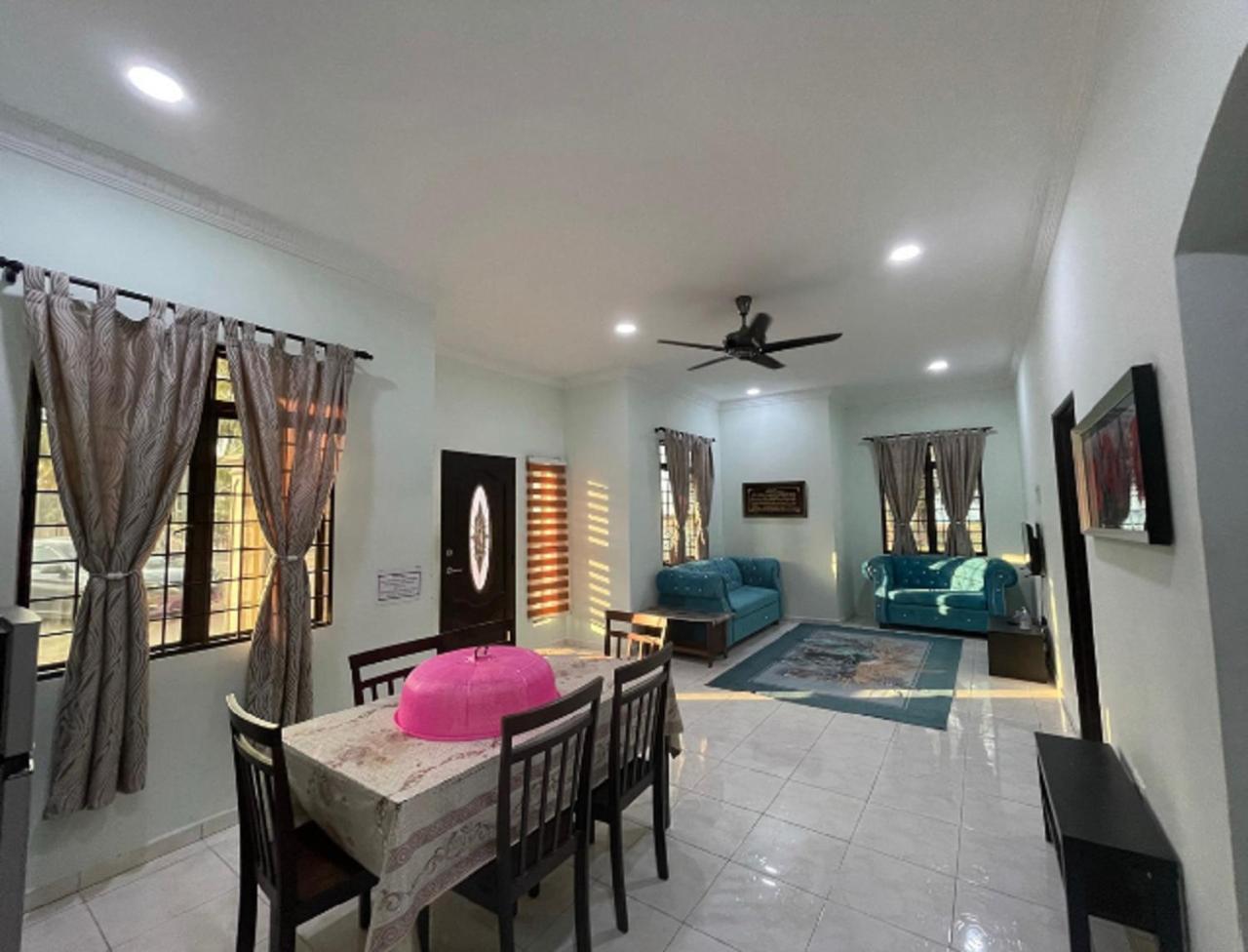 Faris'S Homestay & Resort Pasir Puteh Exterior photo