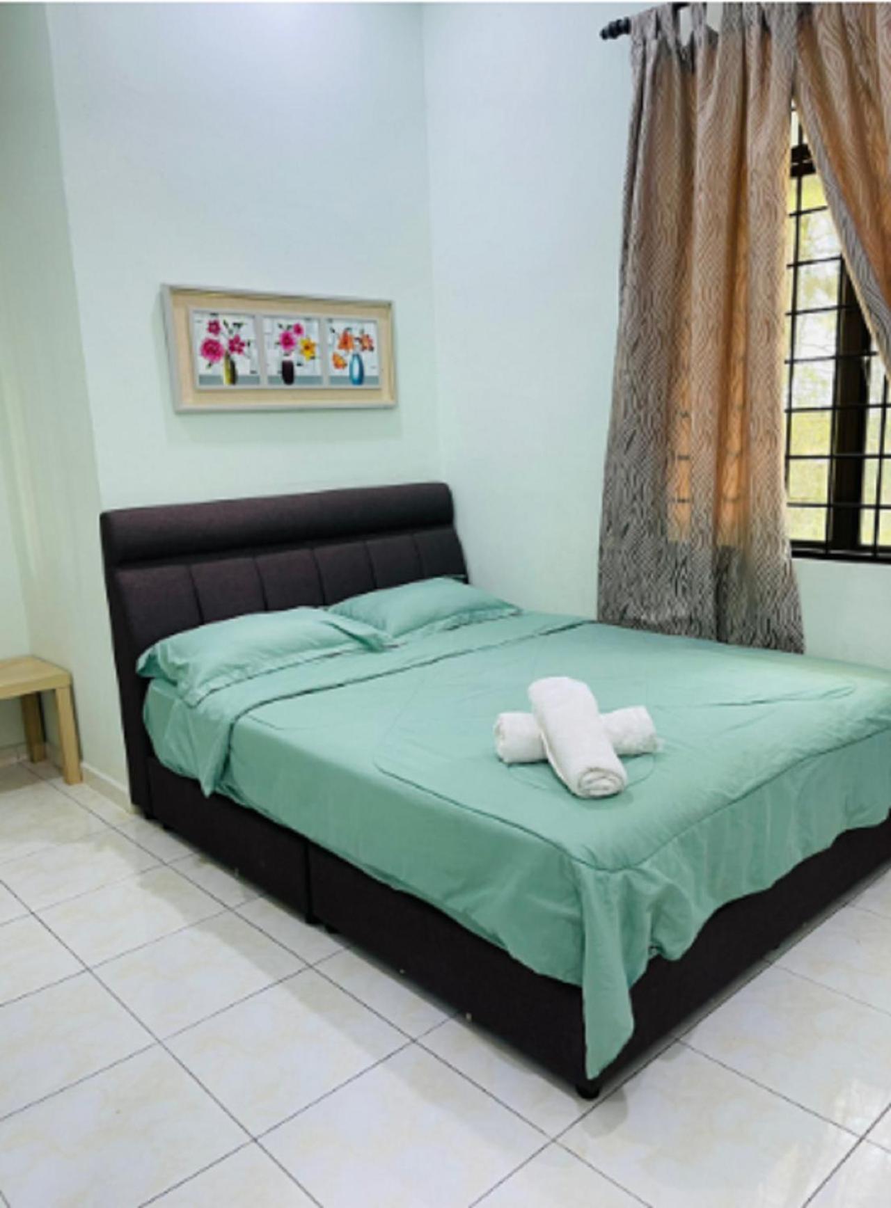 Faris'S Homestay & Resort Pasir Puteh Exterior photo