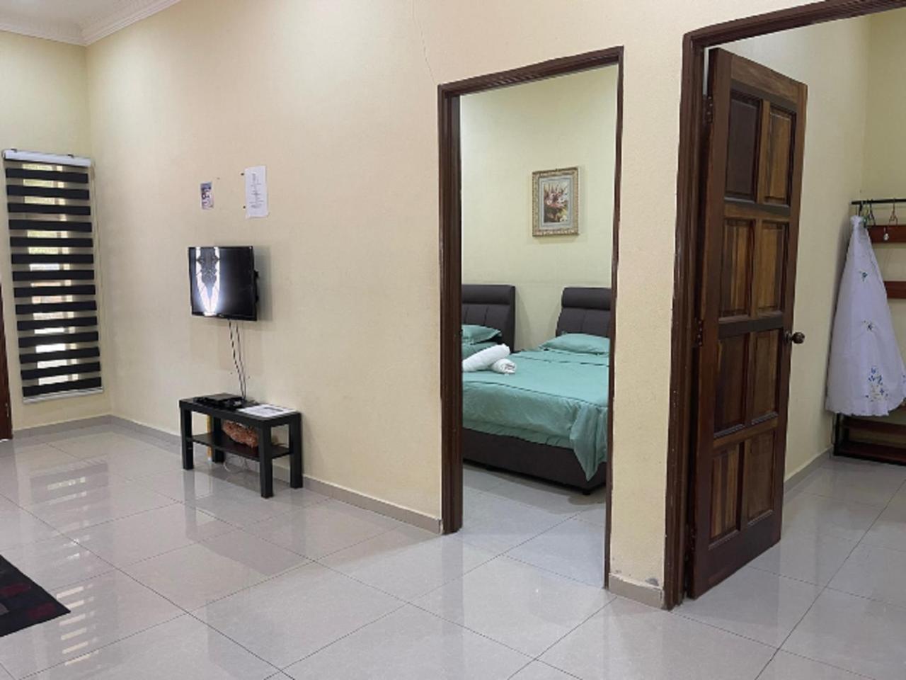 Faris'S Homestay & Resort Pasir Puteh Exterior photo