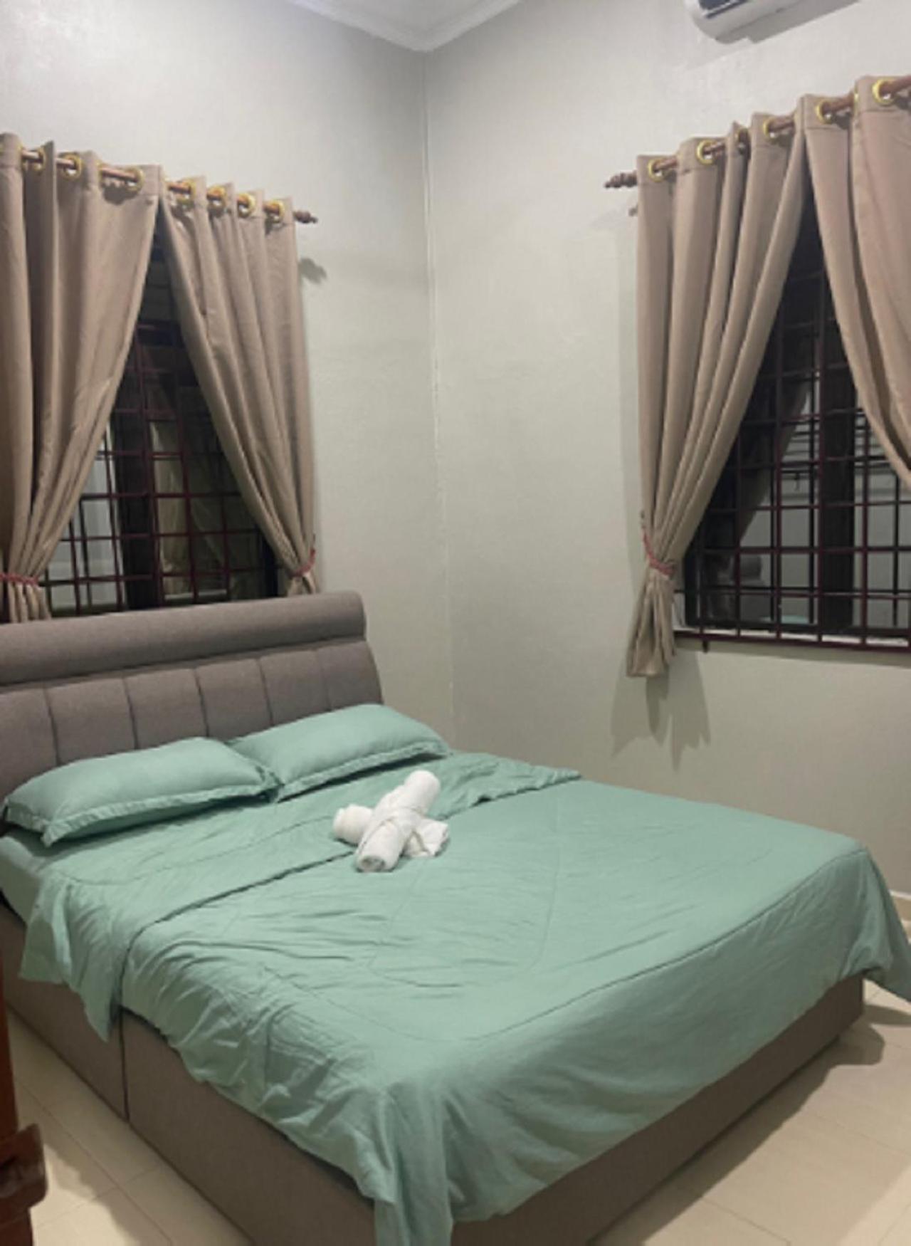 Faris'S Homestay & Resort Pasir Puteh Exterior photo